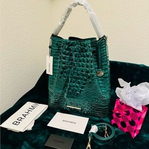 Hard to find NWT Emerald Marlowe!